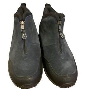 L.L. BEAN Suede Waterproof Winter Booties with Zipper & Rubber‎ Sole – Size 9